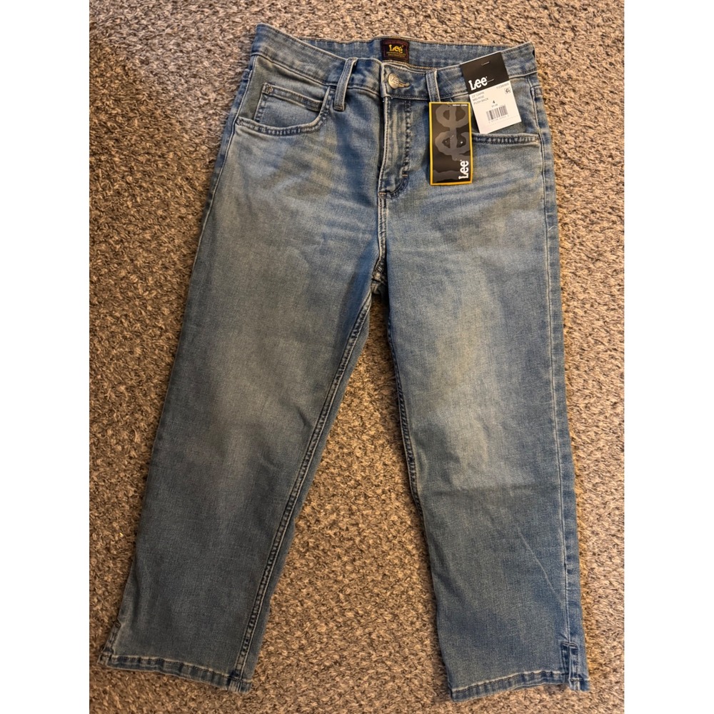 Lee Womens Mid Rise Capri Jeans Medium Wash Push Back Cropped Denim Size 4